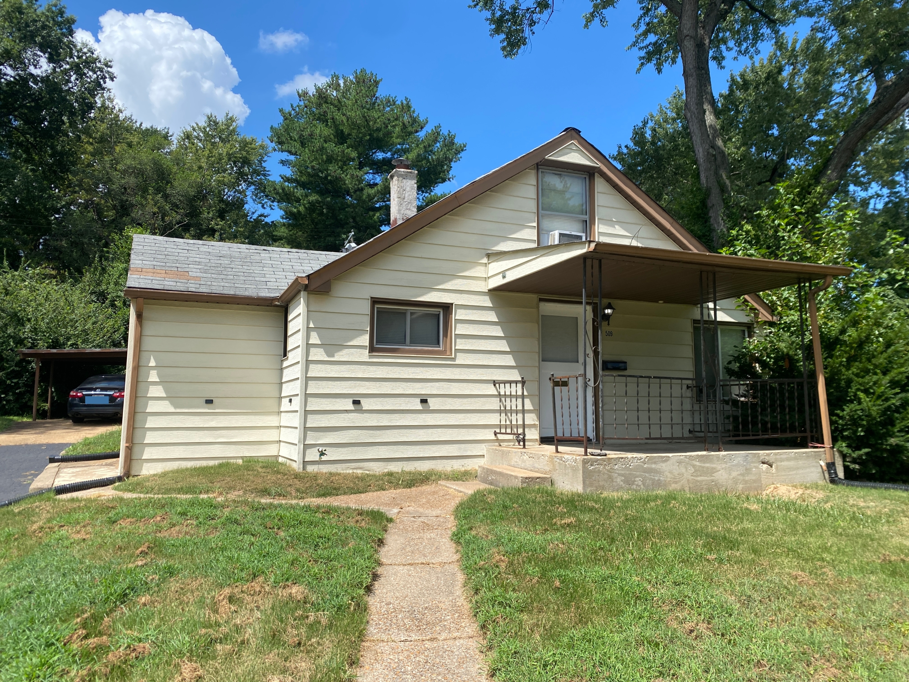 509 La Motte Lane